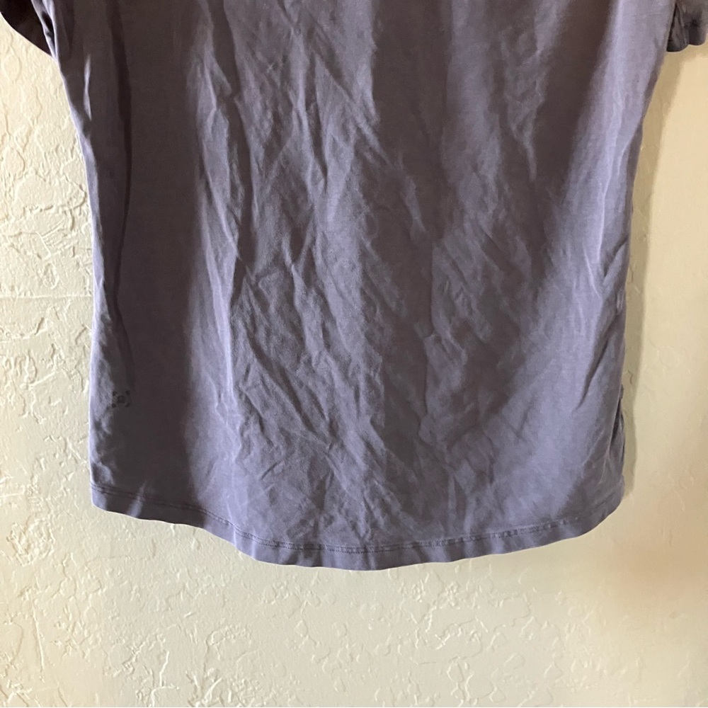 Lululemon Lavender T-Shirt Size Large - Picture 8 of 9